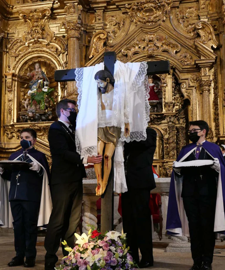 Acto de desenclavación en el Viernes Santo de Malpartida de Cáceres